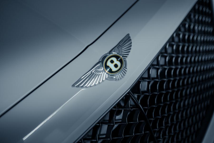 Логотип Bentley Bentayga V8 2018 года  (MY) (фото 6 из 17)